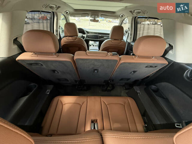 Ауди Ку 7 2020 в Виннице на Automoto.ua Белый Ауди Ку 7, объемом двигателя 3 л и пробегом 73 тыс. км за 54500 $, фото 16 на Automoto.ua