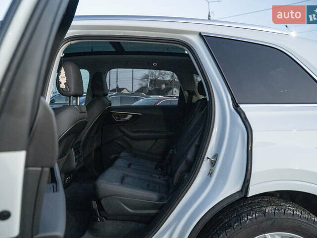 Белый Ауди Ку 7, объемом двигателя 3 л и пробегом 111 тыс. км за 46700 $, фото 36 на Automoto.ua