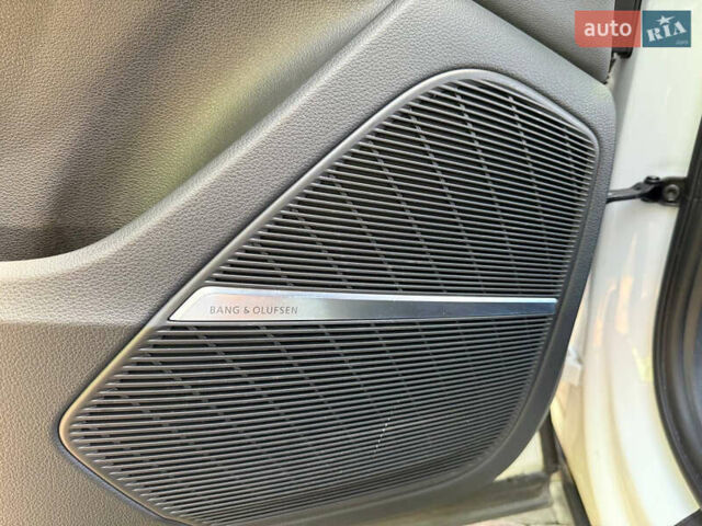 Білий Ауді Ку 7, об'ємом двигуна 3 л та пробігом 59 тис. км за 62700 $, фото 13 на Automoto.ua