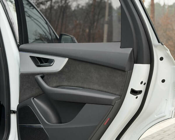 Белый Ауди Ку 7, объемом двигателя 3 л и пробегом 141 тыс. км за 73900 $, фото 50 на Automoto.ua