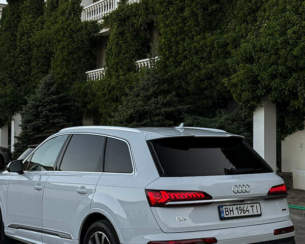 Белый Ауди Ку 7, объемом двигателя 2.97 л и пробегом 87 тыс. км за 68000 $, фото 5 на Automoto.ua