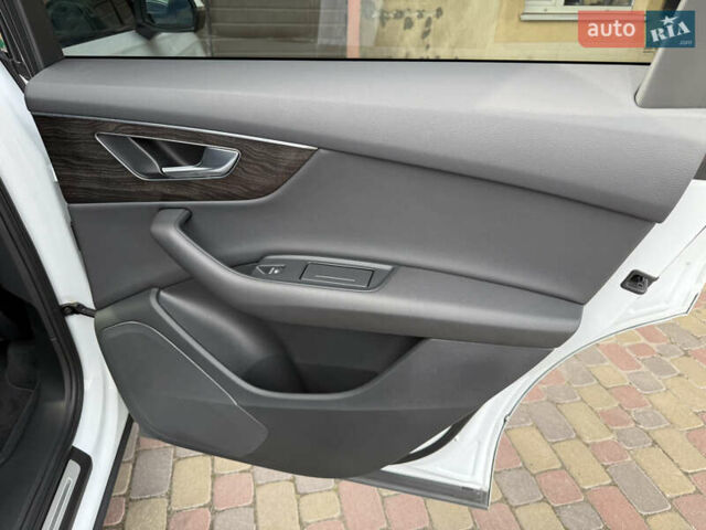 Белый Ауди Ку 7, объемом двигателя 2.97 л и пробегом 93 тыс. км за 63500 $, фото 15 на Automoto.ua