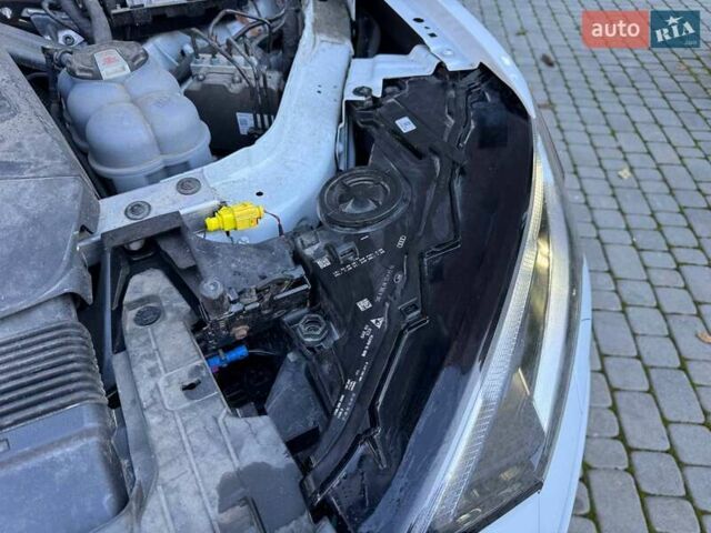 Белый Ауди Ку 7, объемом двигателя 1.98 л и пробегом 83 тыс. км за 43500 $, фото 84 на Automoto.ua