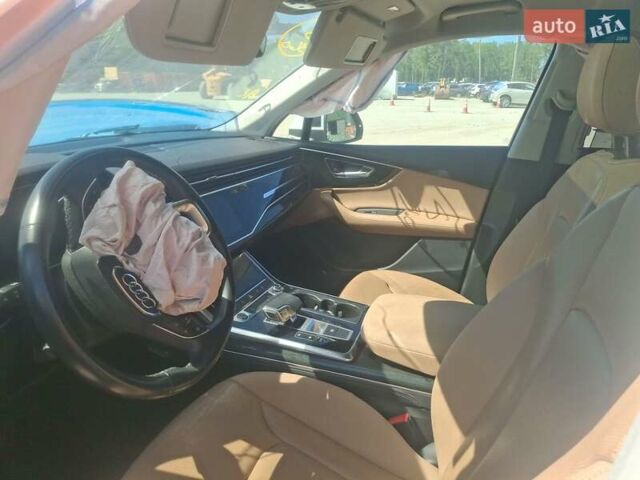 Белый Ауди Ку 7, объемом двигателя 0 л и пробегом 110 тыс. км за 29000 $, фото 5 на Automoto.ua