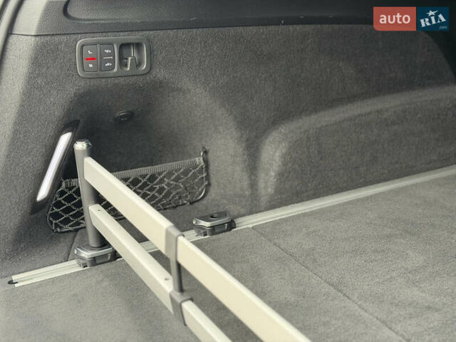 Белый Ауди Ку 7, объемом двигателя 3 л и пробегом 141 тыс. км за 73900 $, фото 47 на Automoto.ua