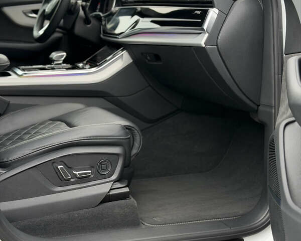 Белый Ауди Ку 7, объемом двигателя 3 л и пробегом 141 тыс. км за 73900 $, фото 55 на Automoto.ua