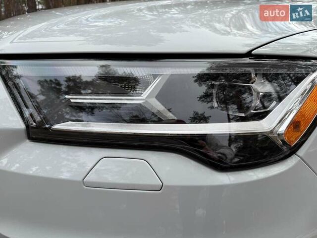 Белый Ауди Ку 7, объемом двигателя 3 л и пробегом 56 тыс. км за 56600 $, фото 7 на Automoto.ua