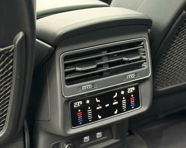 Белый Ауди Ку 7, объемом двигателя 3 л и пробегом 141 тыс. км за 73900 $, фото 42 на Automoto.ua