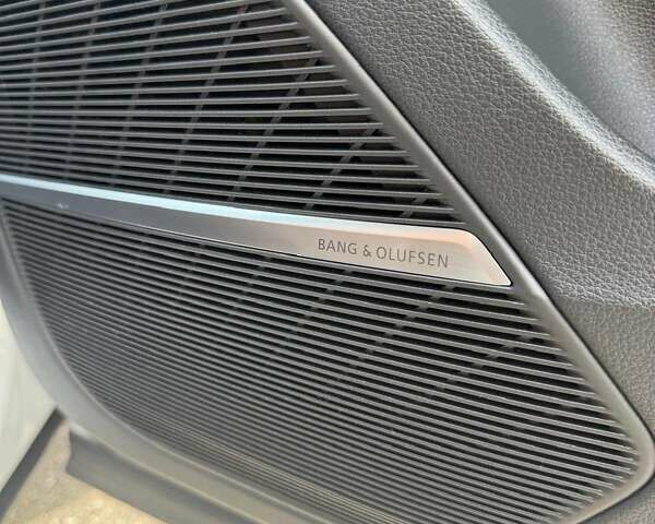 Белый Ауди Ку 7, объемом двигателя 1.98 л и пробегом 86 тыс. км за 49850 $, фото 21 на Automoto.ua