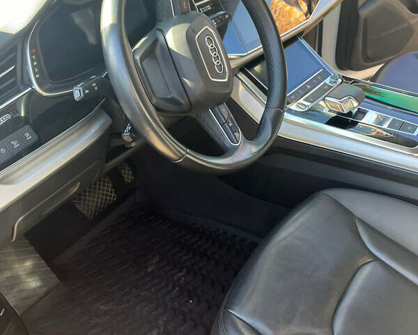 Белый Ауди Ку 7, объемом двигателя 3 л и пробегом 138 тыс. км за 55000 $, фото 6 на Automoto.ua