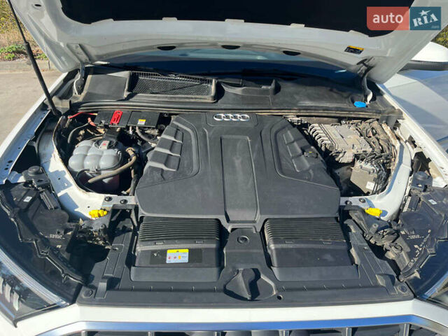 Белый Ауди Ку 7, объемом двигателя 3 л и пробегом 138 тыс. км за 55000 $, фото 12 на Automoto.ua