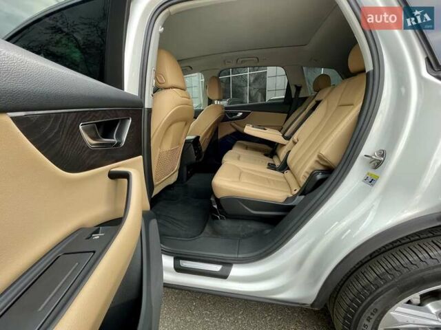 Белый Ауди Ку 7, объемом двигателя 1.98 л и пробегом 30 тыс. км за 42000 $, фото 26 на Automoto.ua