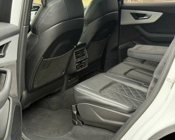 Белый Ауди Ку 7, объемом двигателя 3 л и пробегом 141 тыс. км за 73900 $, фото 39 на Automoto.ua