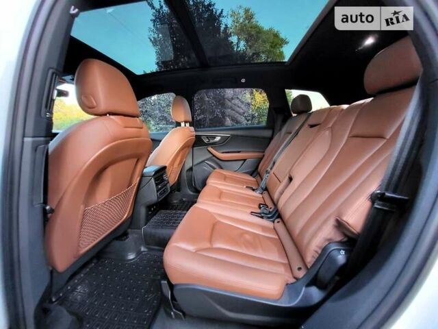 Білий Ауді Ку 7, об'ємом двигуна 2 л та пробігом 48 тис. км за 45600 $, фото 13 на Automoto.ua