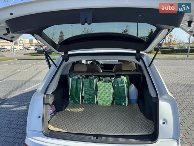 Білий Ауді Ку 7, об'ємом двигуна 2.97 л та пробігом 67 тис. км за 75000 $, фото 16 на Automoto.ua