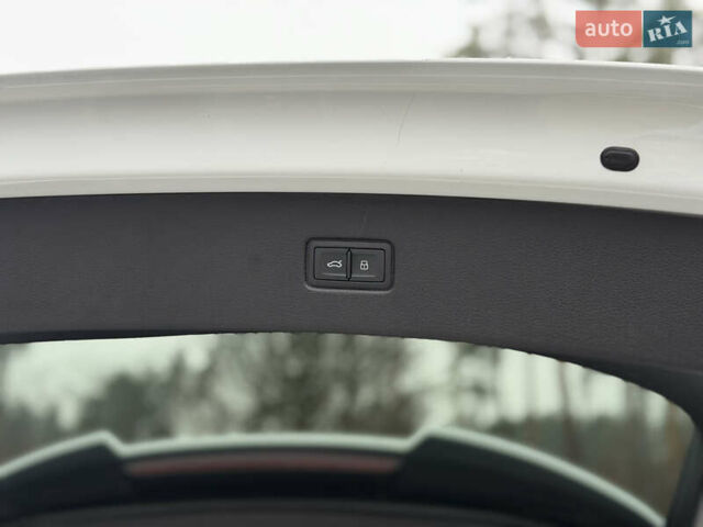 Белый Ауди Ку 7, объемом двигателя 3 л и пробегом 141 тыс. км за 73900 $, фото 44 на Automoto.ua