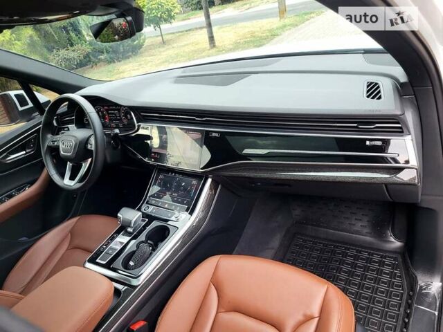 Білий Ауді Ку 7, об'ємом двигуна 2 л та пробігом 48 тис. км за 45600 $, фото 10 на Automoto.ua