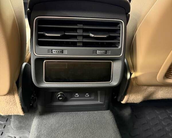 Белый Ауди Ку 7, объемом двигателя 3 л и пробегом 56 тыс. км за 56600 $, фото 37 на Automoto.ua