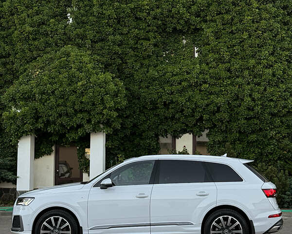 Белый Ауди Ку 7, объемом двигателя 2.97 л и пробегом 87 тыс. км за 68000 $, фото 2 на Automoto.ua