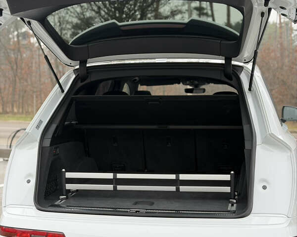 Белый Ауди Ку 7, объемом двигателя 3 л и пробегом 141 тыс. км за 73900 $, фото 43 на Automoto.ua