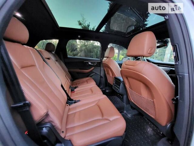 Білий Ауді Ку 7, об'ємом двигуна 2 л та пробігом 48 тис. км за 45600 $, фото 12 на Automoto.ua