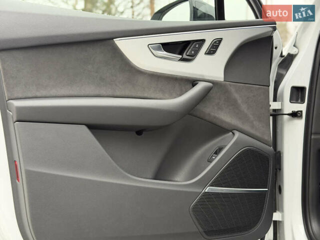 Белый Ауди Ку 7, объемом двигателя 3 л и пробегом 141 тыс. км за 73900 $, фото 23 на Automoto.ua