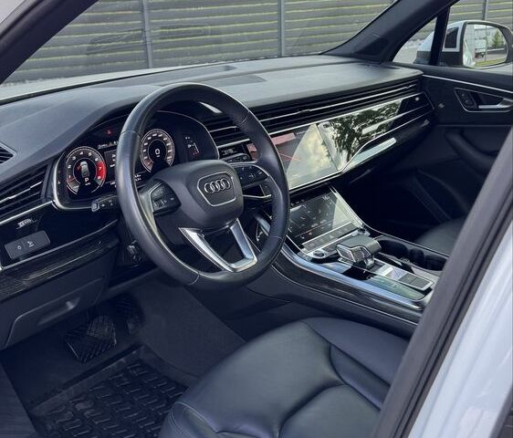 Белый Ауди Ку 7, объемом двигателя 3 л и пробегом 149 тыс. км за 55000 $, фото 4 на Automoto.ua