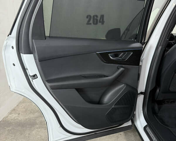 Белый Ауди Ку 7, объемом двигателя 1.98 л и пробегом 13 тыс. км за 51500 $, фото 39 на Automoto.ua