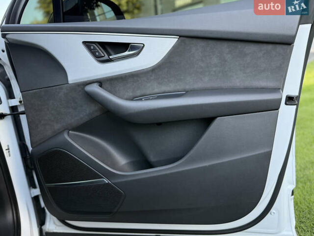 Білий Ауді Ку 7, об'ємом двигуна 2.97 л та пробігом 81 тис. км за 61900 $, фото 79 на Automoto.ua