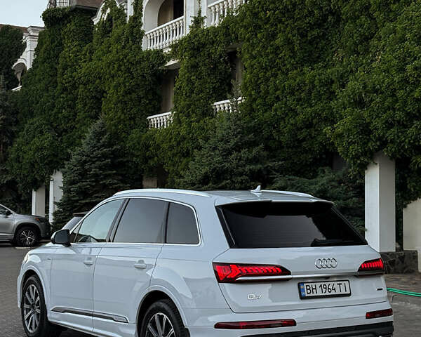 Белый Ауди Ку 7, объемом двигателя 2.97 л и пробегом 87 тыс. км за 68000 $, фото 3 на Automoto.ua