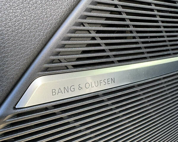 Білий Ауді Ку 7, об'ємом двигуна 3 л та пробігом 66 тис. км за 49800 $, фото 16 на Automoto.ua