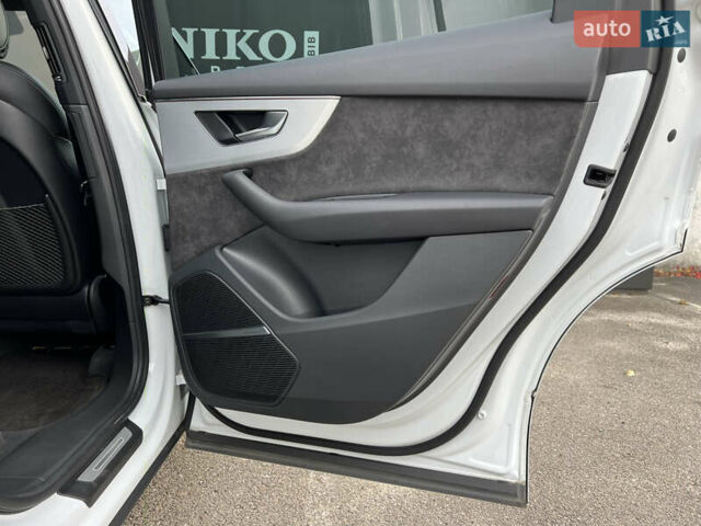 Білий Ауді Ку 7, об'ємом двигуна 3 л та пробігом 117 тис. км за 58200 $, фото 38 на Automoto.ua