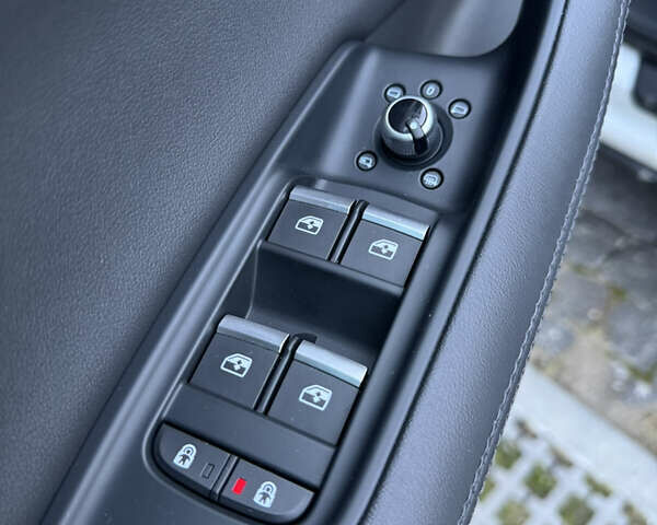 Білий Ауді Ку 7, об'ємом двигуна 3 л та пробігом 45 тис. км за 50000 $, фото 31 на Automoto.ua