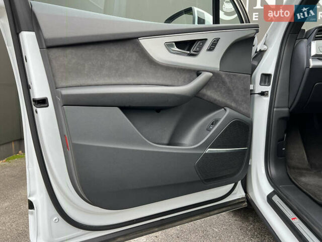 Білий Ауді Ку 7, об'ємом двигуна 3 л та пробігом 117 тис. км за 58200 $, фото 35 на Automoto.ua