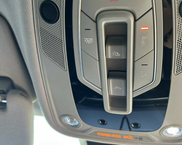 Білий Ауді Ку 7, об'ємом двигуна 1.98 л та пробігом 67 тис. км за 49700 $, фото 10 на Automoto.ua