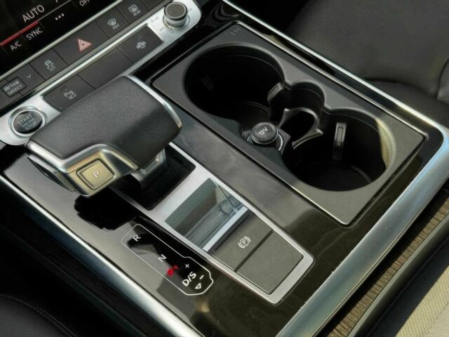 Белый Ауди Ку 7, объемом двигателя 3 л и пробегом 26 тыс. км за 26500 $, фото 12 на Automoto.ua