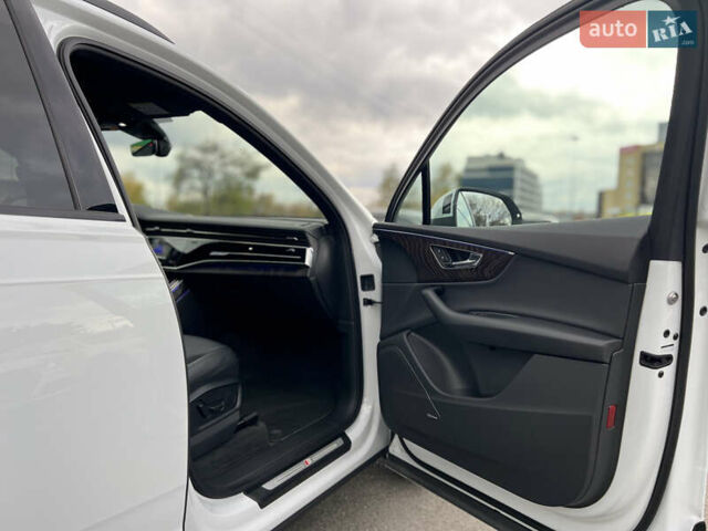Білий Ауді Ку 7, об'ємом двигуна 3 л та пробігом 24 тис. км за 49999 $, фото 33 на Automoto.ua
