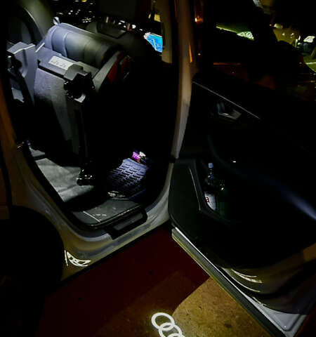 Білий Ауді Ку 7, об'ємом двигуна 1.98 л та пробігом 67 тис. км за 49700 $, фото 33 на Automoto.ua