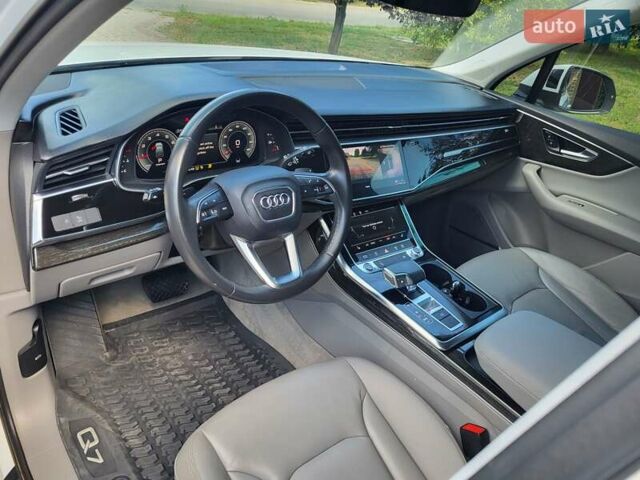 Белый Ауди Ку 7, объемом двигателя 1.98 л и пробегом 67 тыс. км за 44000 $, фото 12 на Automoto.ua