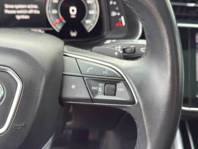 Белый Ауди Ку 7, объемом двигателя 2 л и пробегом 12 тыс. км за 27000 $, фото 9 на Automoto.ua