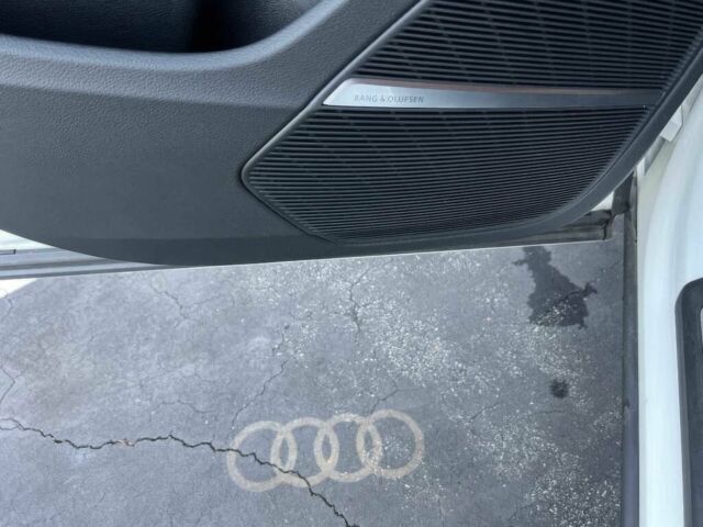 Белый Ауди Ку 7, объемом двигателя 2 л и пробегом 21 тыс. км за 37600 $, фото 18 на Automoto.ua