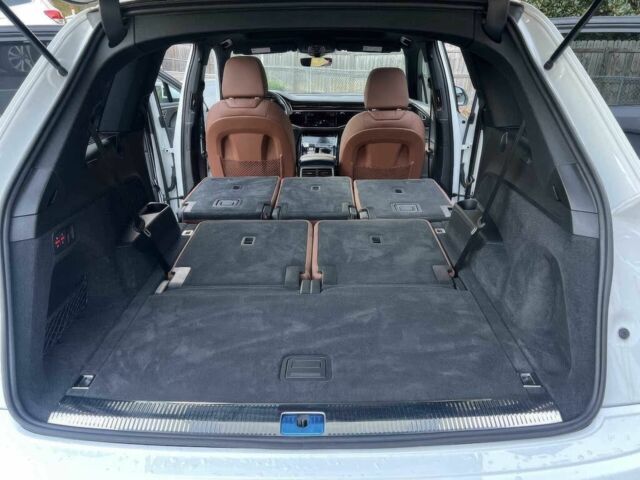 Белый Ауди Ку 7, объемом двигателя 2 л и пробегом 21 тыс. км за 37600 $, фото 17 на Automoto.ua