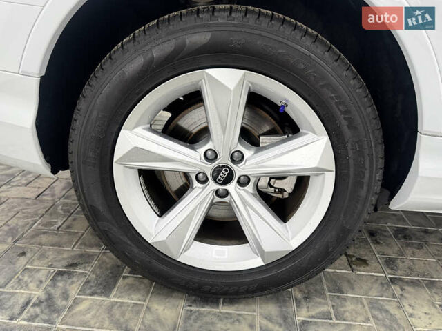 Белый Ауди Ку 7, объемом двигателя 2 л и пробегом 45 тыс. км за 51900 $, фото 16 на Automoto.ua