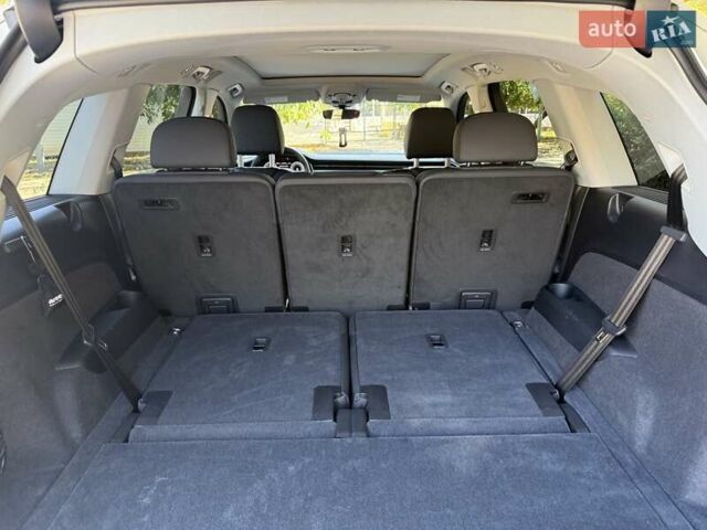 Білий Ауді Ку 7, об'ємом двигуна 3 л та пробігом 15 тис. км за 57000 $, фото 17 на Automoto.ua