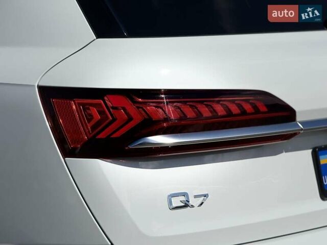 Білий Ауді Ку 7, об'ємом двигуна 3 л та пробігом 15 тис. км за 57000 $, фото 6 на Automoto.ua