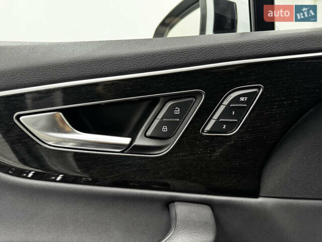 Белый Ауди Ку 7, объемом двигателя 2 л и пробегом 45 тыс. км за 51900 $, фото 18 на Automoto.ua