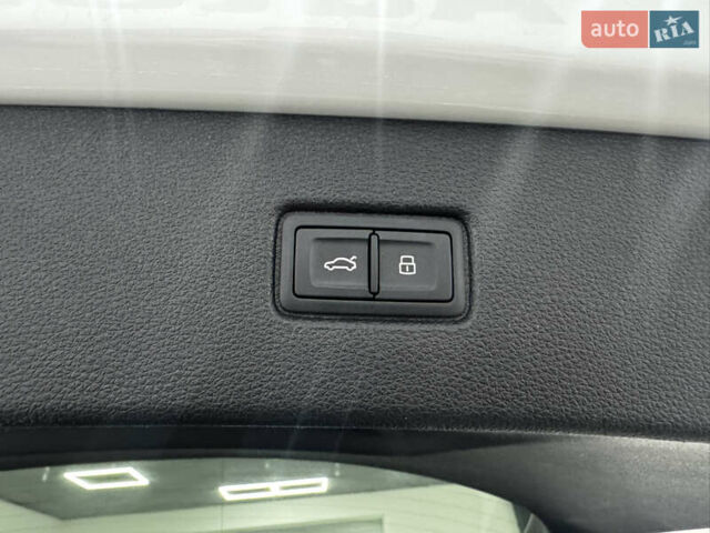 Белый Ауди Ку 7, объемом двигателя 2 л и пробегом 45 тыс. км за 51900 $, фото 19 на Automoto.ua