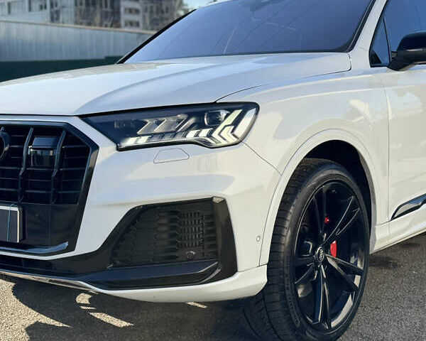 Білий Ауді Ку 7, об'ємом двигуна 3 л та пробігом 66 тис. км за 49800 $, фото 1 на Automoto.ua