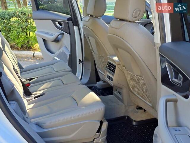 Белый Ауди Ку 7, объемом двигателя 3 л и пробегом 27 тыс. км за 49999 $, фото 31 на Automoto.ua