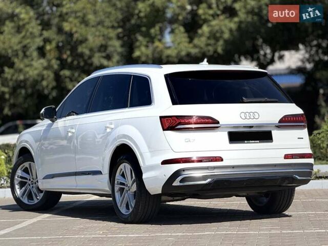 Білий Ауді Ку 7, об'ємом двигуна 3 л та пробігом 15 тис. км за 57000 $, фото 3 на Automoto.ua